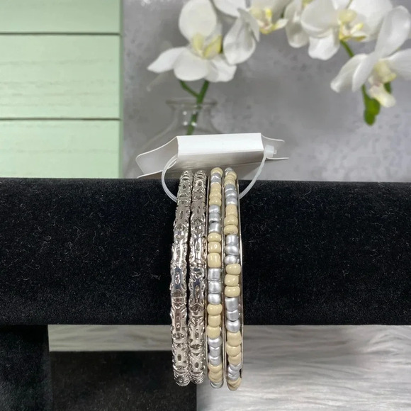 🆕 Color Brand Silver Four Bracelet Set - Picture 3 of 4